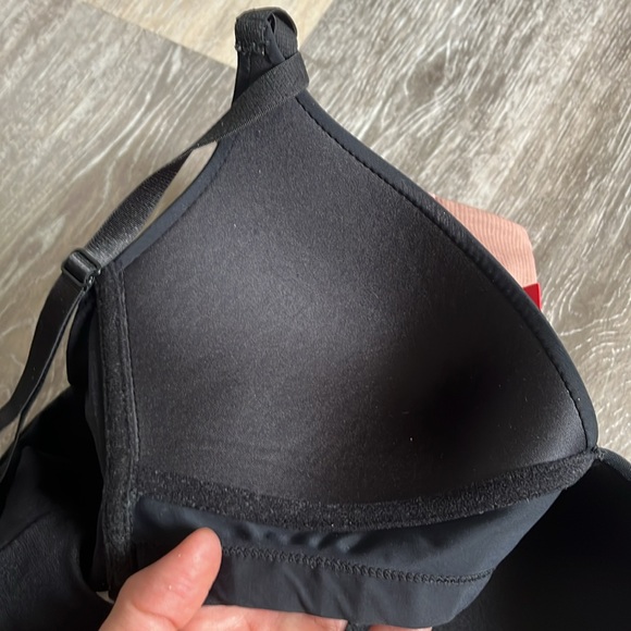 Bundle of two bras pink/ black - Picture 8 of 8